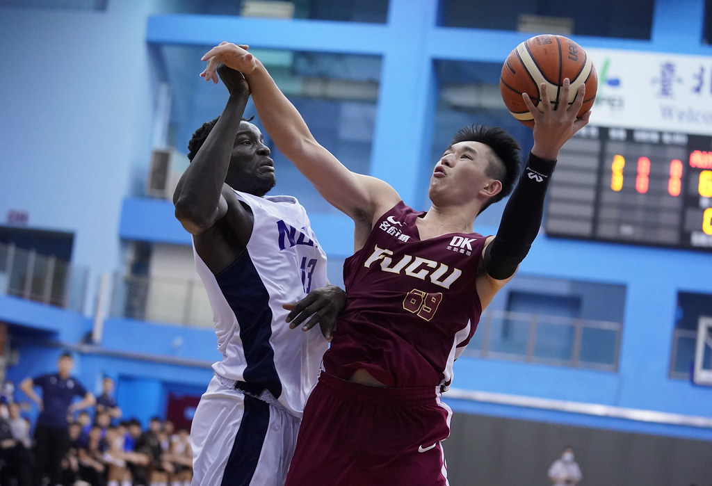 盧峻翔生涯新高36分　輔大1腳踏4強