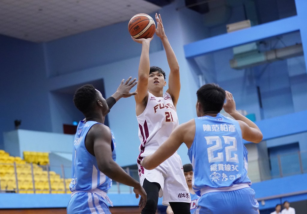 健行飆退輔大　決賽首戰中州不輕敵