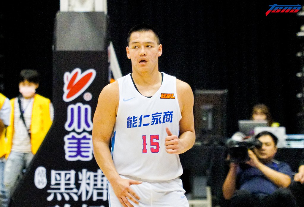 史魯齊籃下建功　游艾喆享受小巨蛋