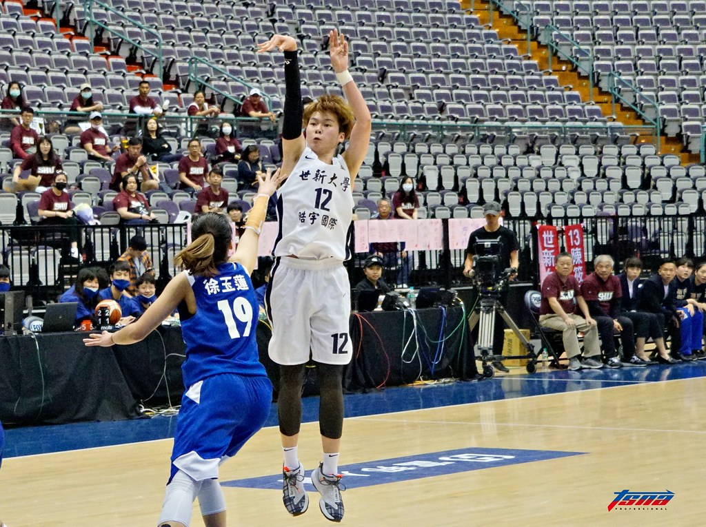 只拋過綠色彩帶　林蝶終於圓夢