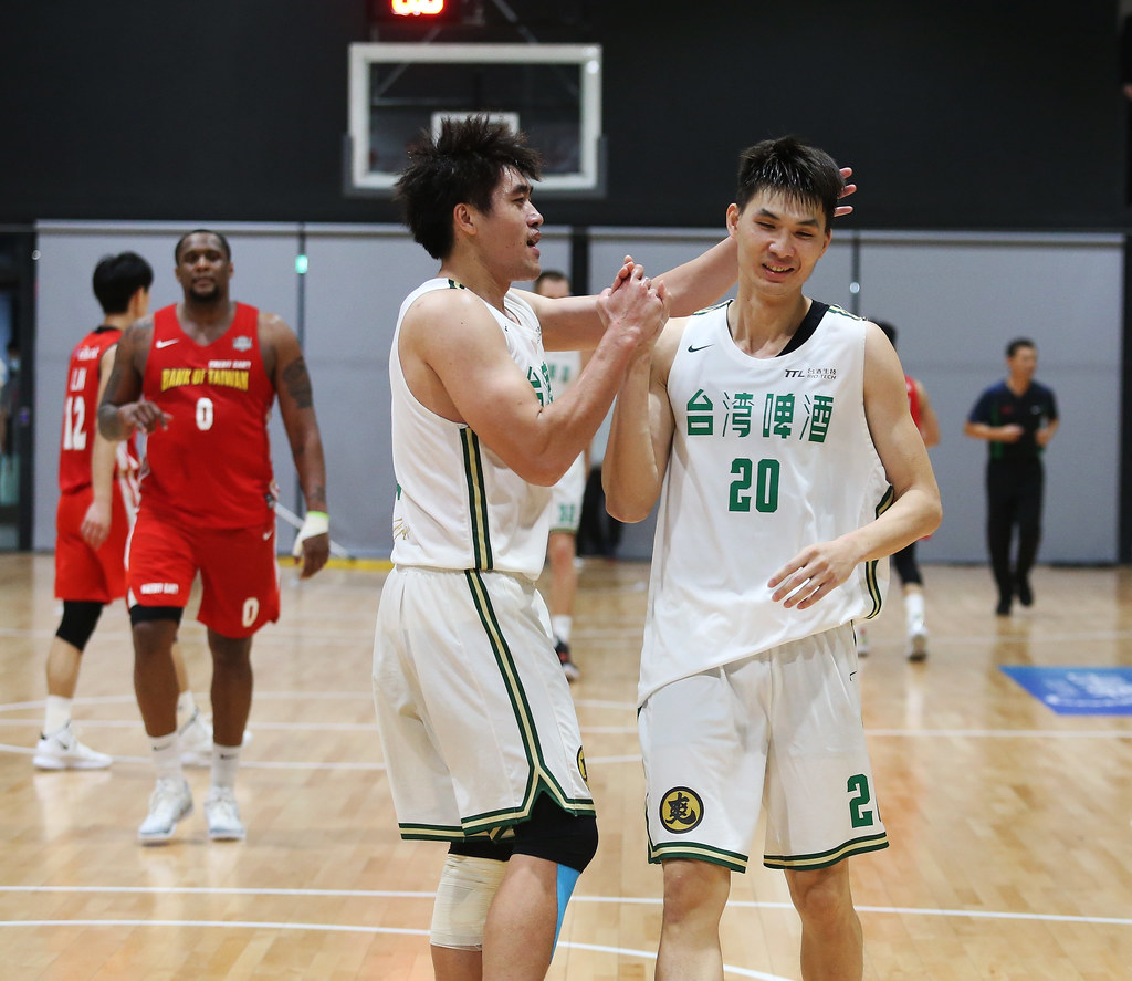 台啤1分鐘追7分　周伯勳送再見火鍋