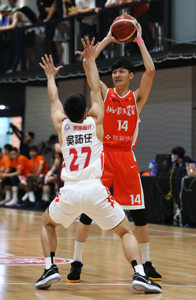 沒出手沒作用　李啟瑋又扮第4節先生