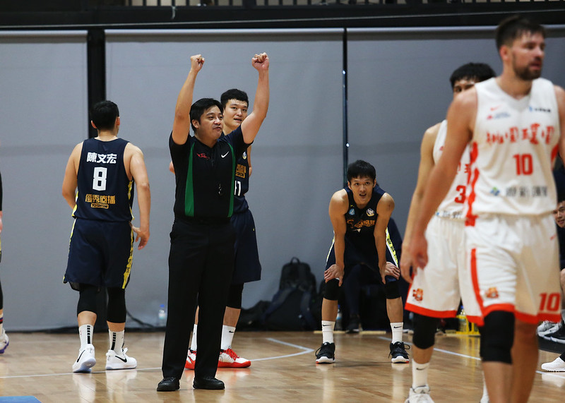 愛德連被吹2T　李啟瑋整季報銷