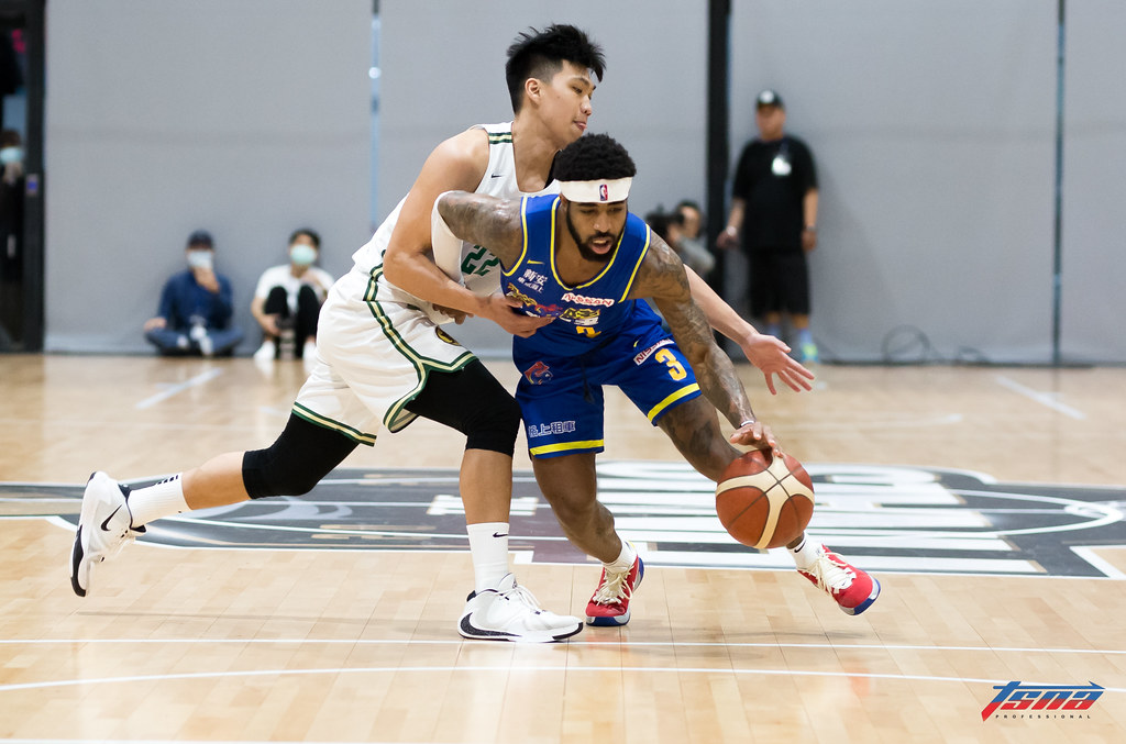 基恩眼中只有籃框　裕隆打超high