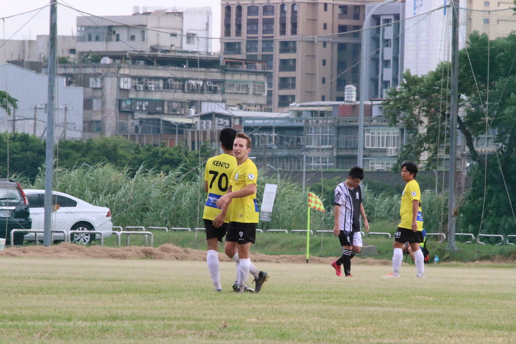 台灣乙級足球聯賽開踢　貝龍5顆進球