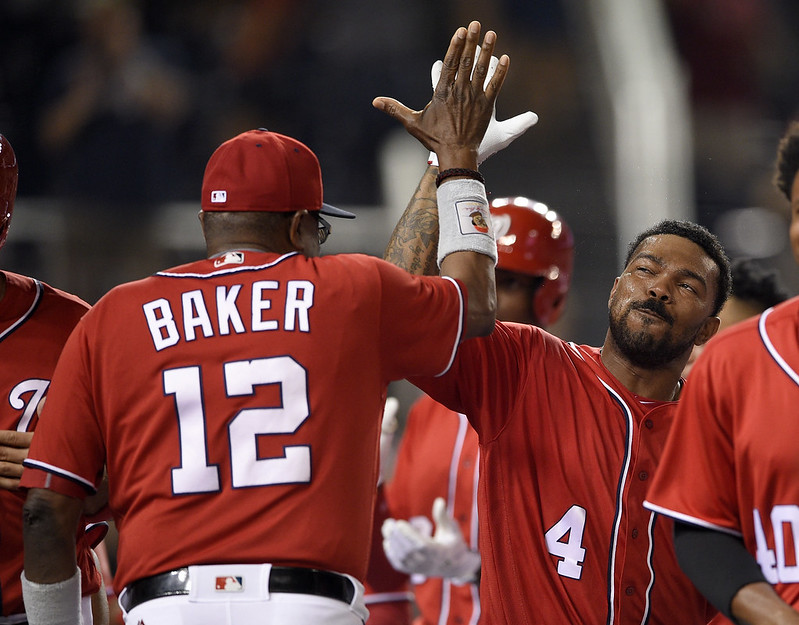 受疫情影響的棒球傳統　High five