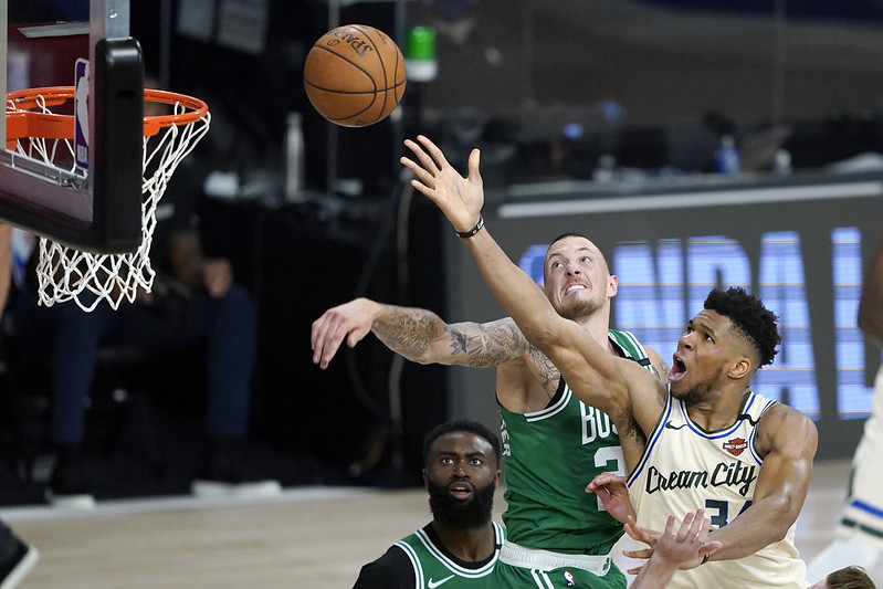 Antetokounmpo第6犯撤銷　Smart：裁判想要他留下