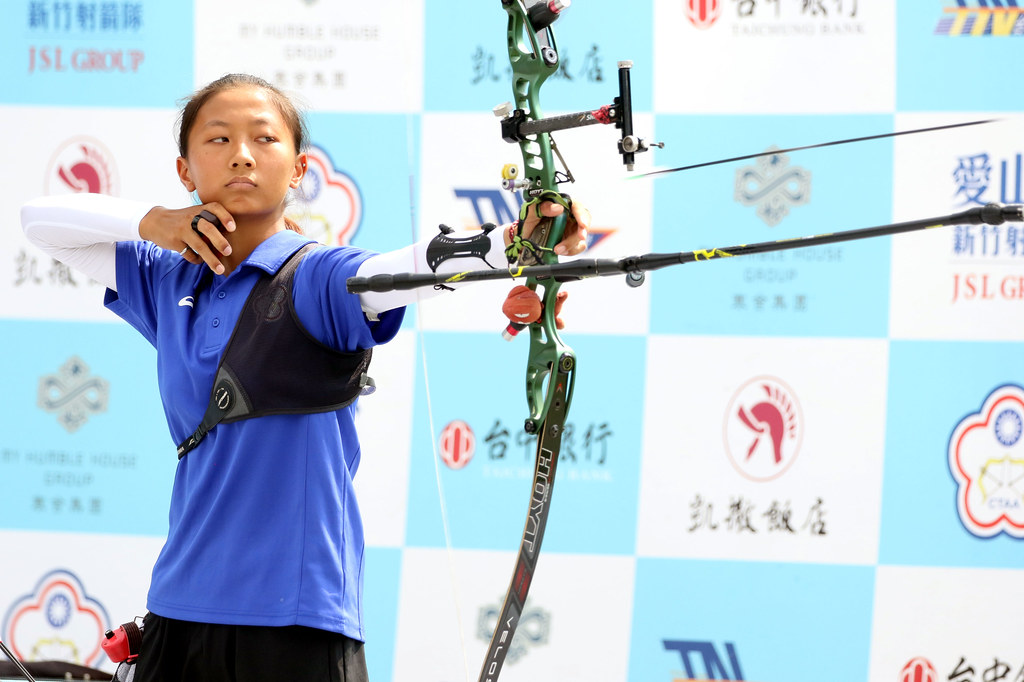 邱意晴再勝譚雅婷　協會青年隊躍居第1
