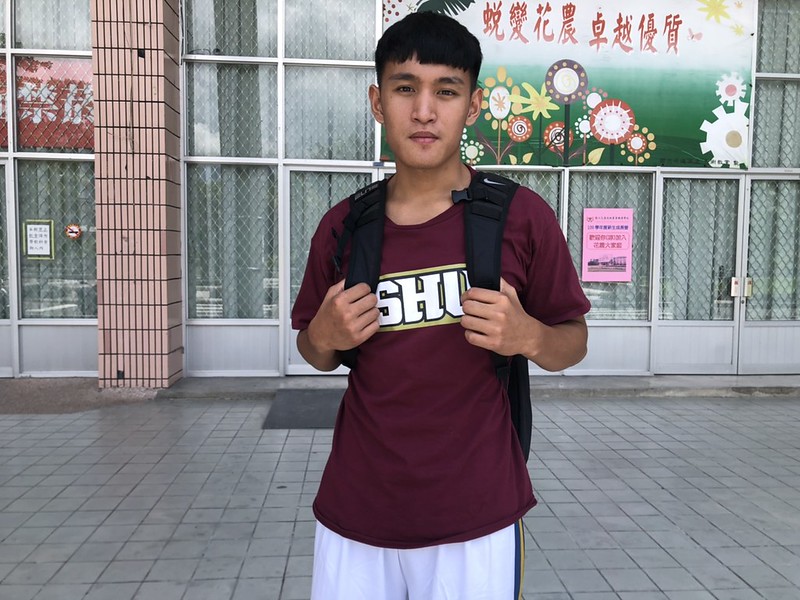 簡賀宇扮逃兵2個月　至世新重頭來 