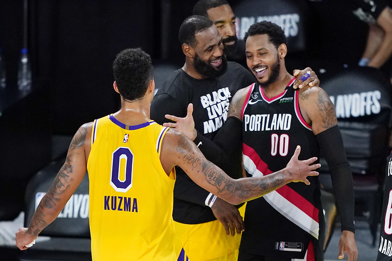湖人淘汰拓荒者　LeBron為Carmelo感到驕傲