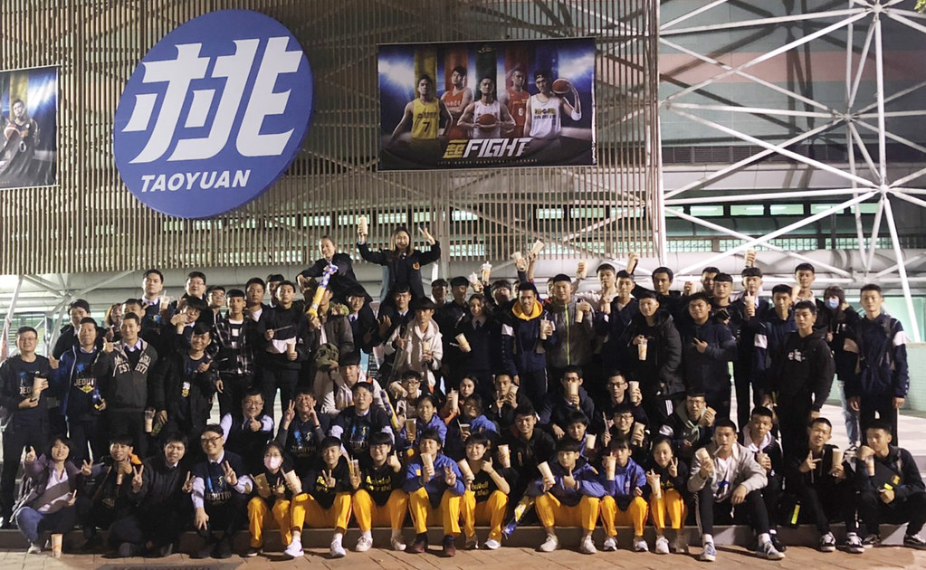 送雞排珍奶　九太邀球迷進場