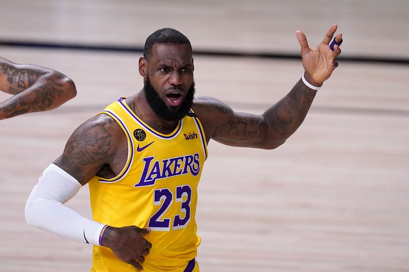 不爽MVP票選第2　LeBron領湖人大勝金塊