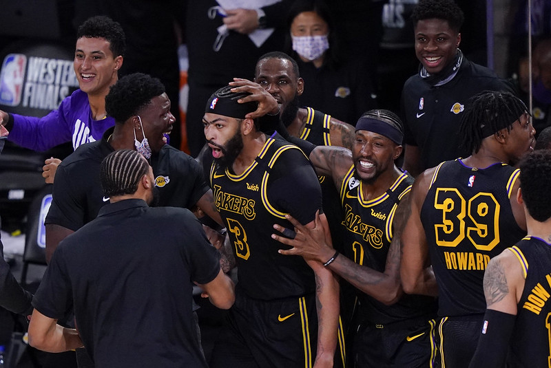 黑曼巴上身　AD絕殺後大吼：Kobe