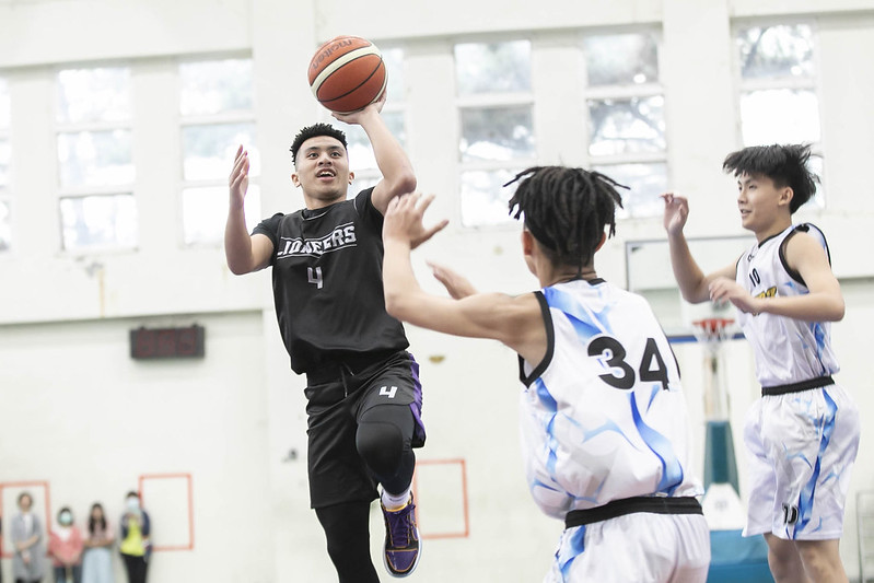 獅紫軍校園巡迴活動　高國豪小試身手