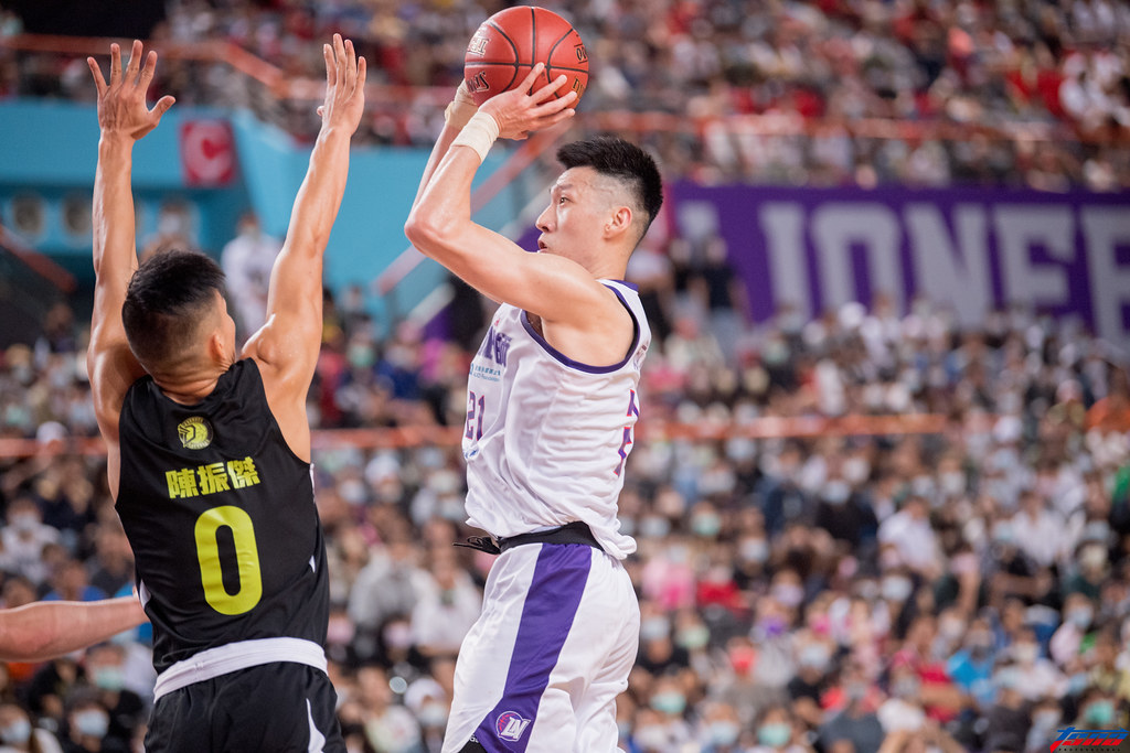 讓豪酸們冷靜　成力煥超挺高國豪