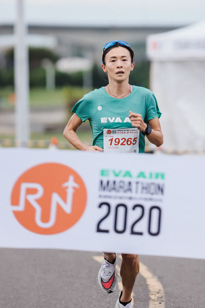 長榮航空半馬　謝千鶴、曹純玉3連霸