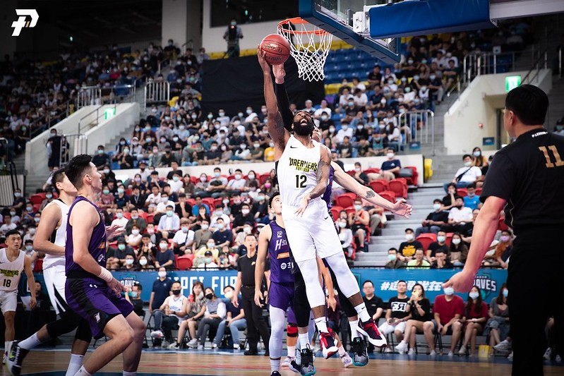 杰倫轟38分14籃板　夢想家血洗攻城獅
