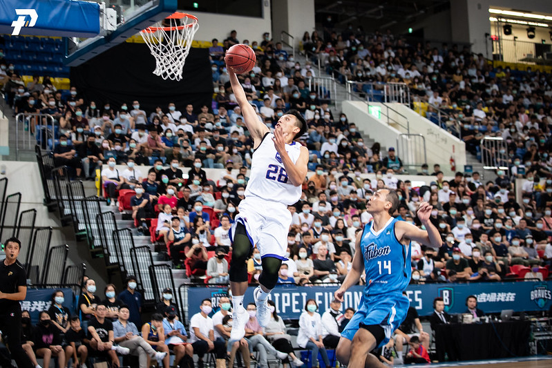 溪湖傷退不敵富邦　戴維斯開季見