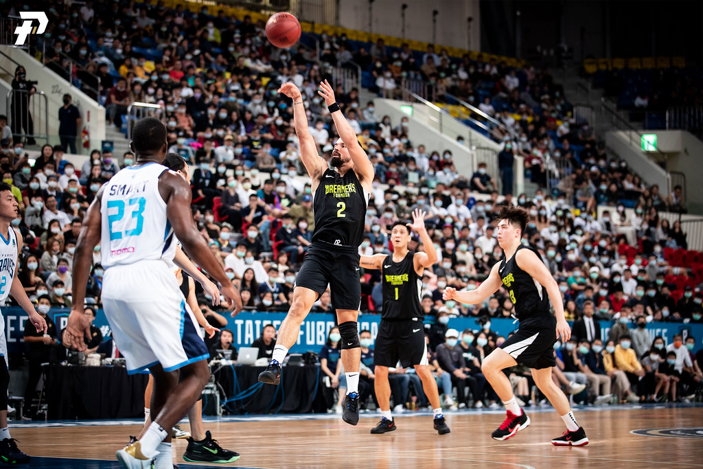 2場飆42顆3分球　夢想家成台版火箭隊