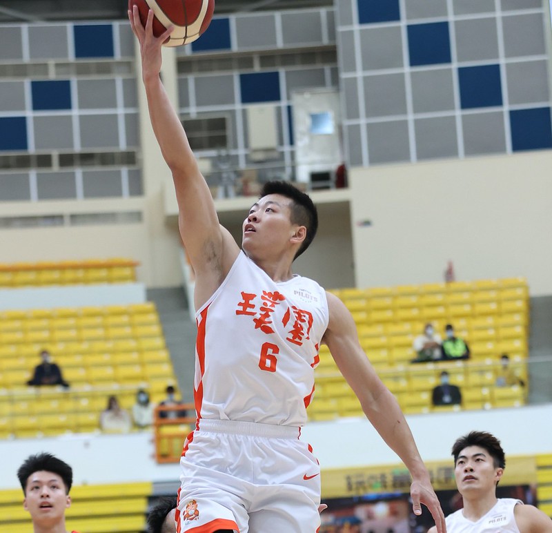 意外打領航猿　拚命三郎關達祐全力以赴