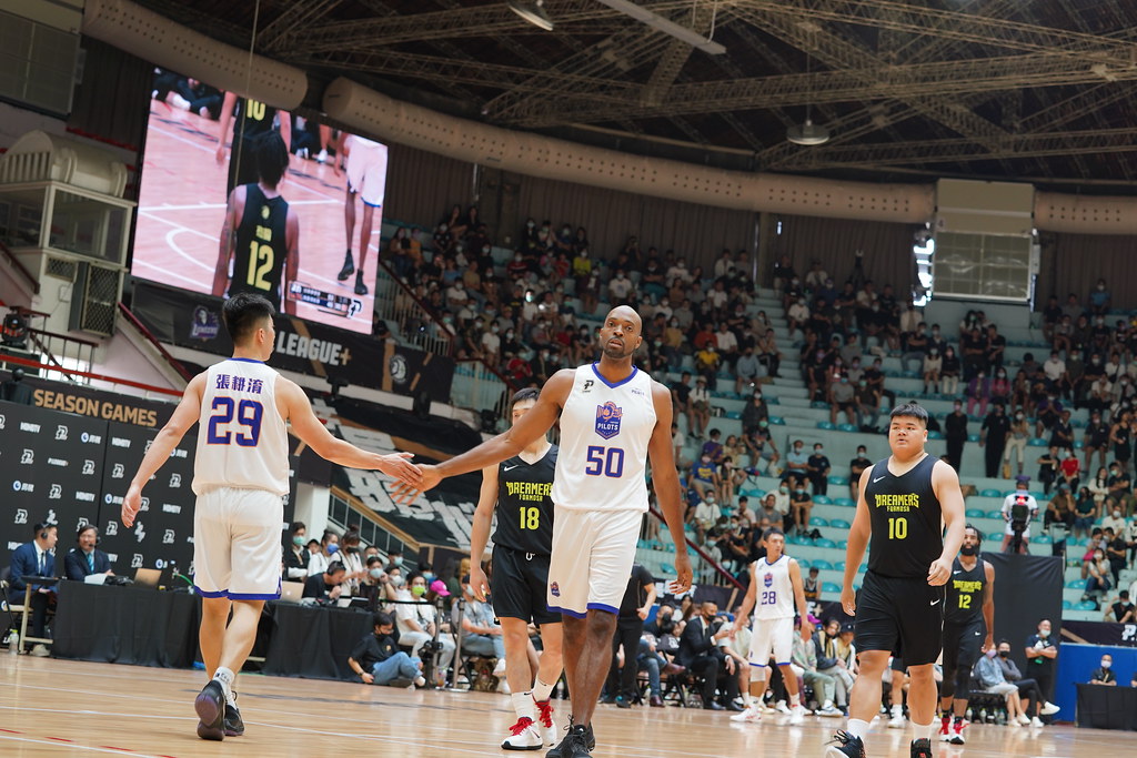 戴維斯念整場　楊宜峰只好讓他打