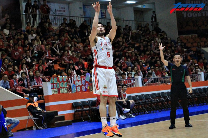 前隊友親臨贊聲　陳順詳光榮引退