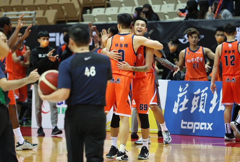 盧峻翔15秒得7分續命　顏行書讚得分爆發力