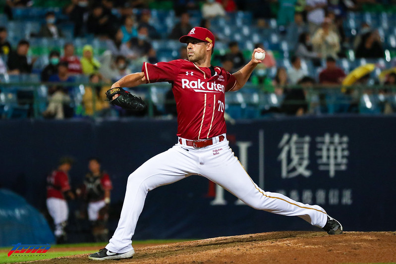 中職樂天變韓職樂天　曼恩加入教練團