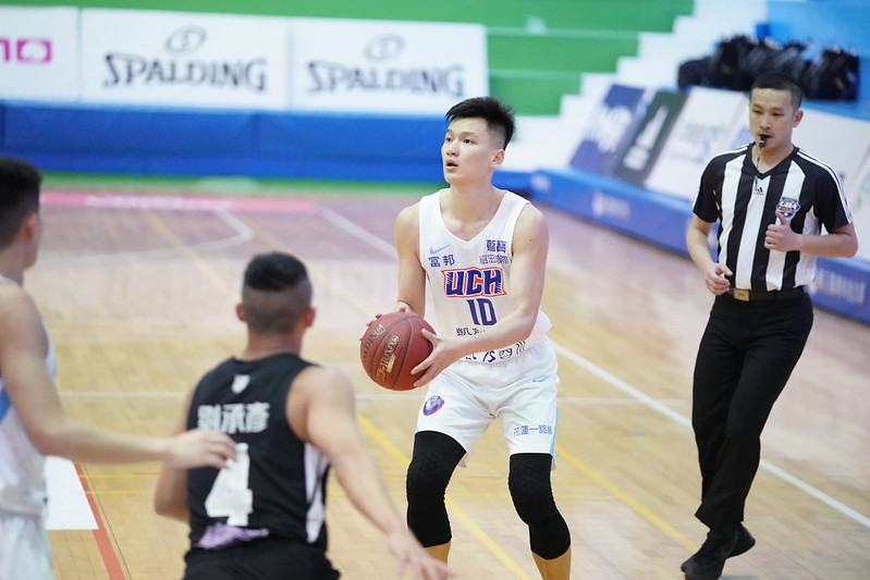 簡廷兆傷韌帶　謝亞軒盼扛重任