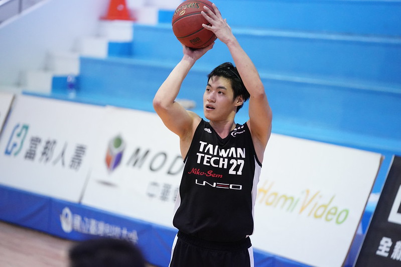 顏聞佐4罰不中　臺科險遭逆轉