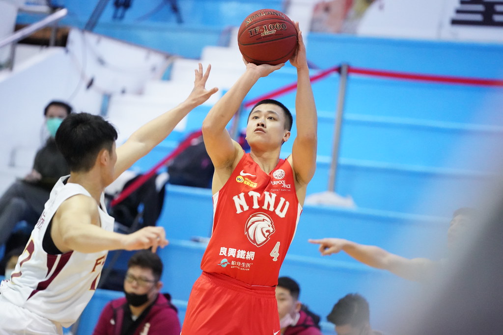 陳又瑋生涯首絕殺　輔大與中州爭8強