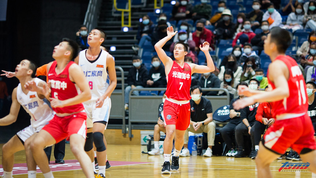 莊朝勝扮藍猿王　驚奇絕殺高苑