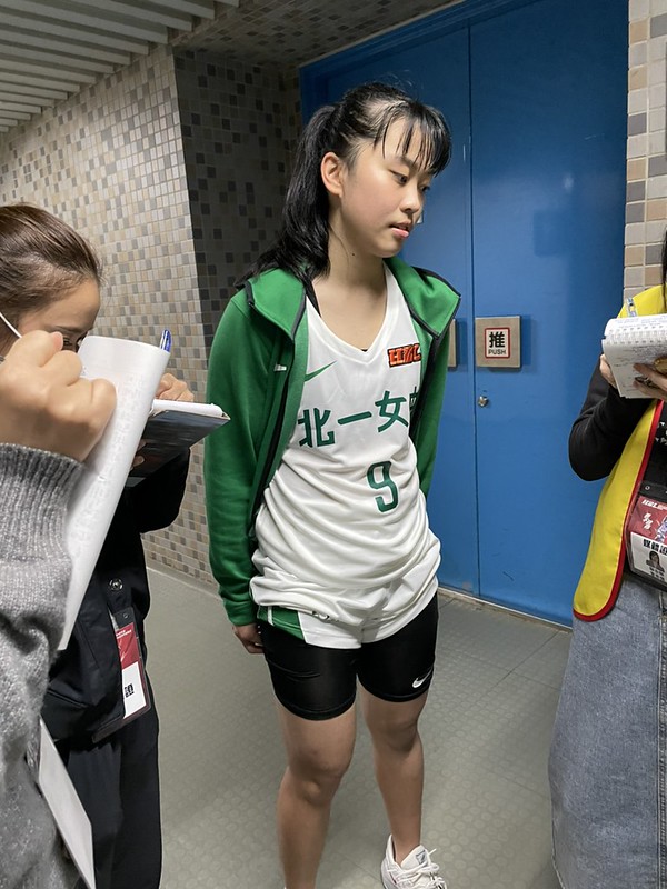 彭詩婷本季首亮相　教練戴聽損者口罩