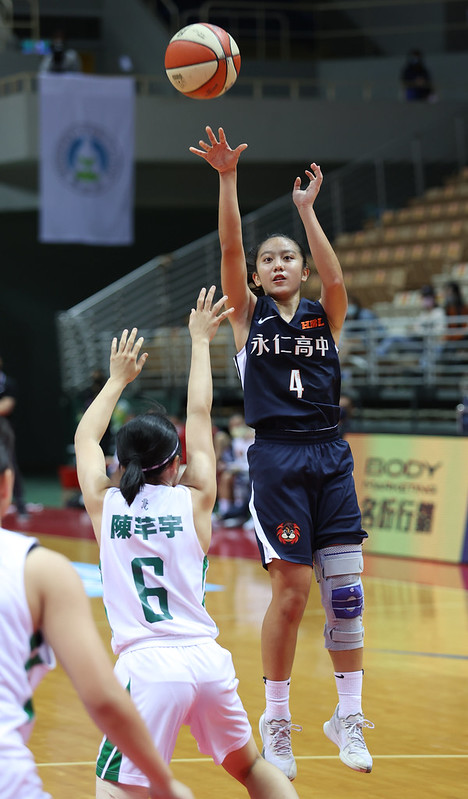 吳嘉怡腳趾骨裂　楊芷昀：把時間扛下來