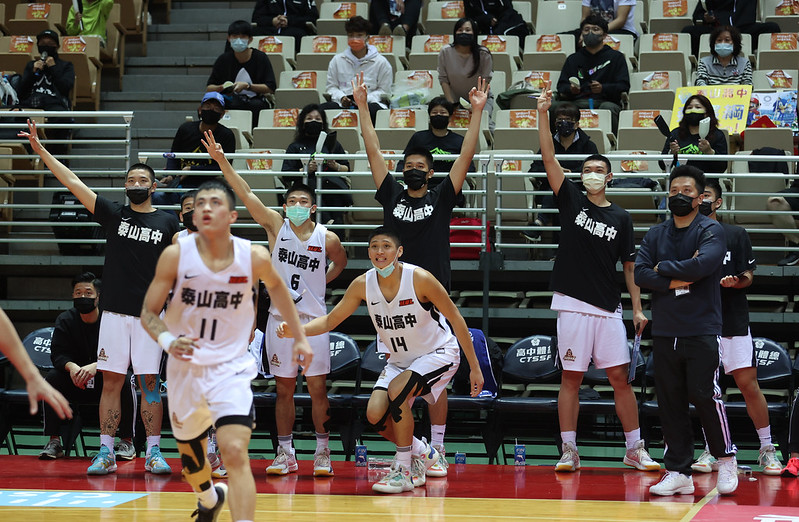 泰山贏下面子之爭　「外卡」南山變龍頭