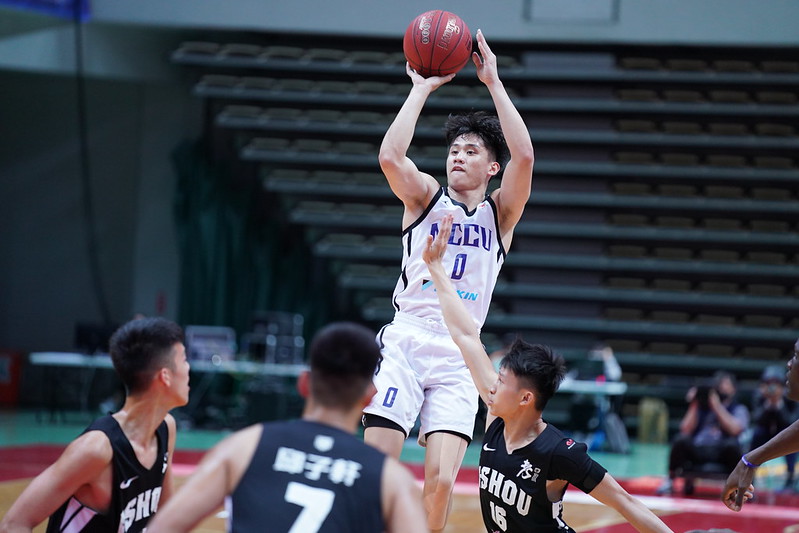 政大4連勝獨走　全隊休息室拍手叫好