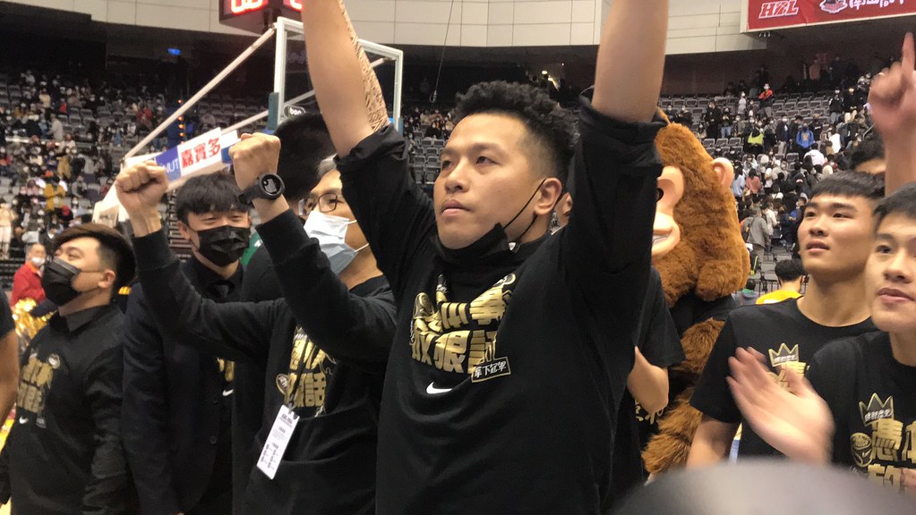 等10年揮1劍　廖文彬執教首冠