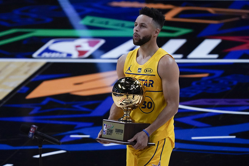 Curry獲第2座3分球大賽冠軍　Iguodala：別再參加