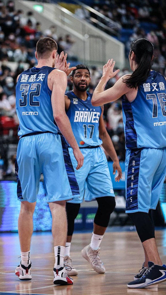 30分大勝領航猿　富邦例行賽封王M1