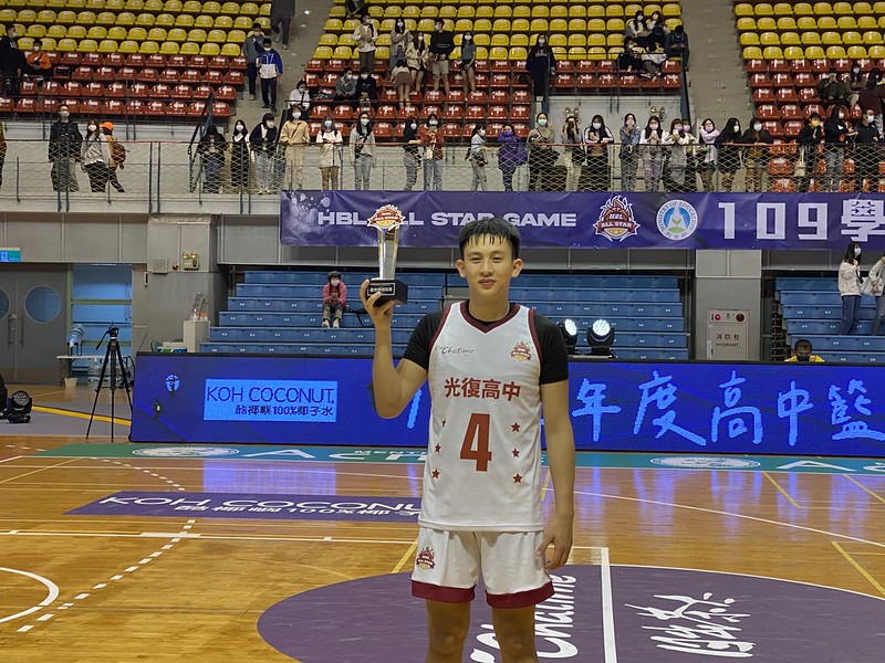 陳將双奪MVP　明星賽紅白握手言和