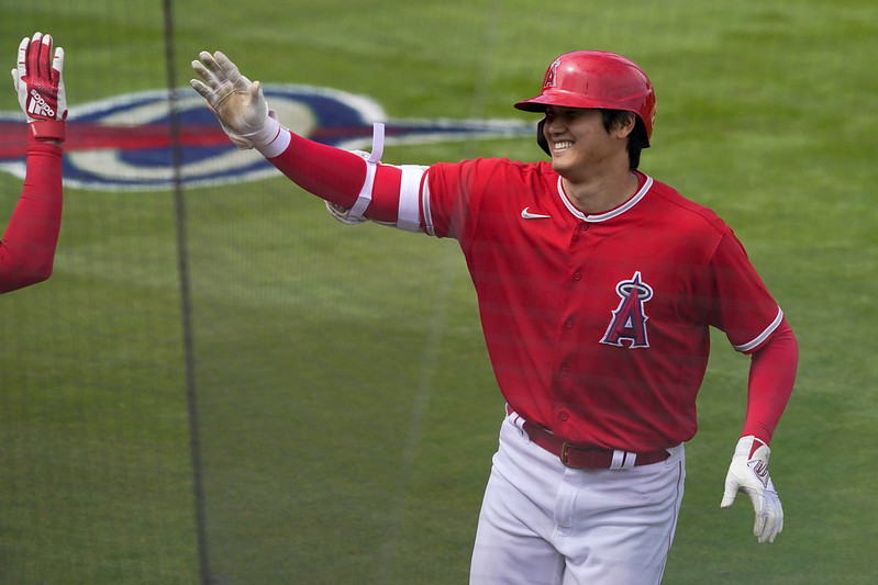 強投豪打大谷翔平　飆旅美最速又敲2安