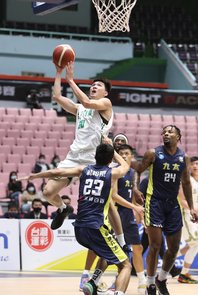 周伯勳回到地球　台啤7連勝