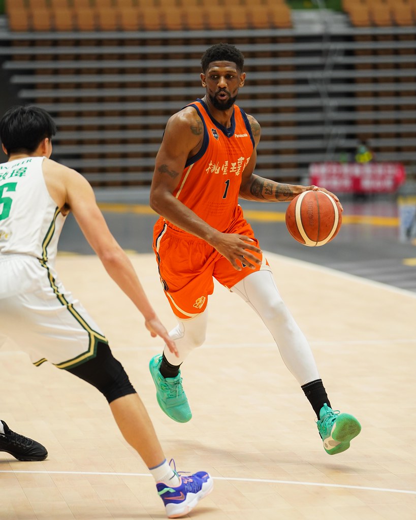 璞園6人得分上雙　賞台啤第2敗