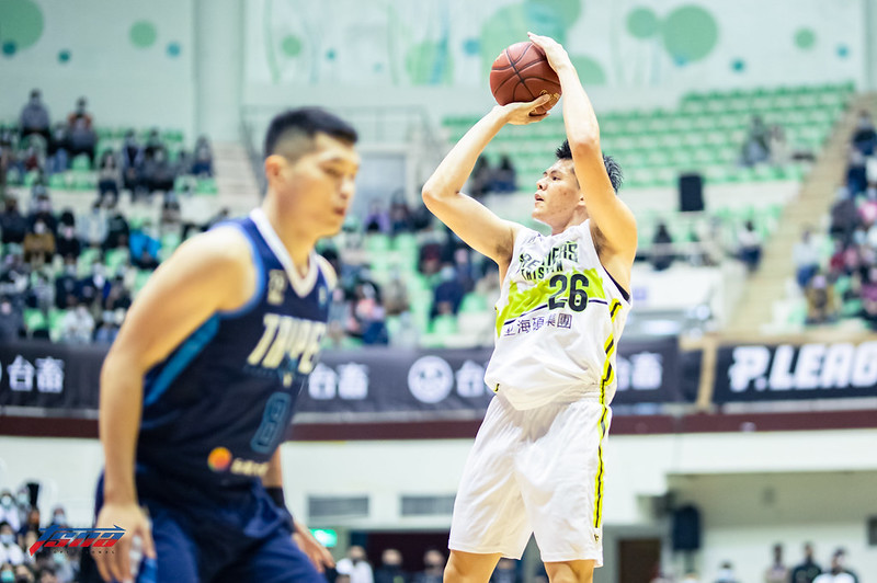 李德威頸部以上犯規　罰款2萬5加記2點