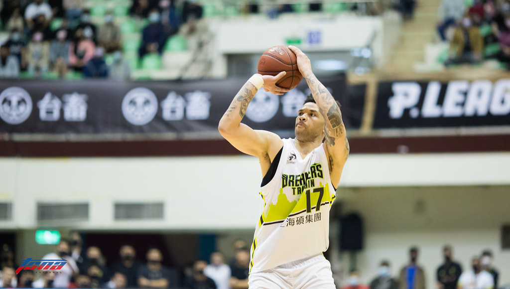 29分大勝領航猿　夢想家扳平戰局