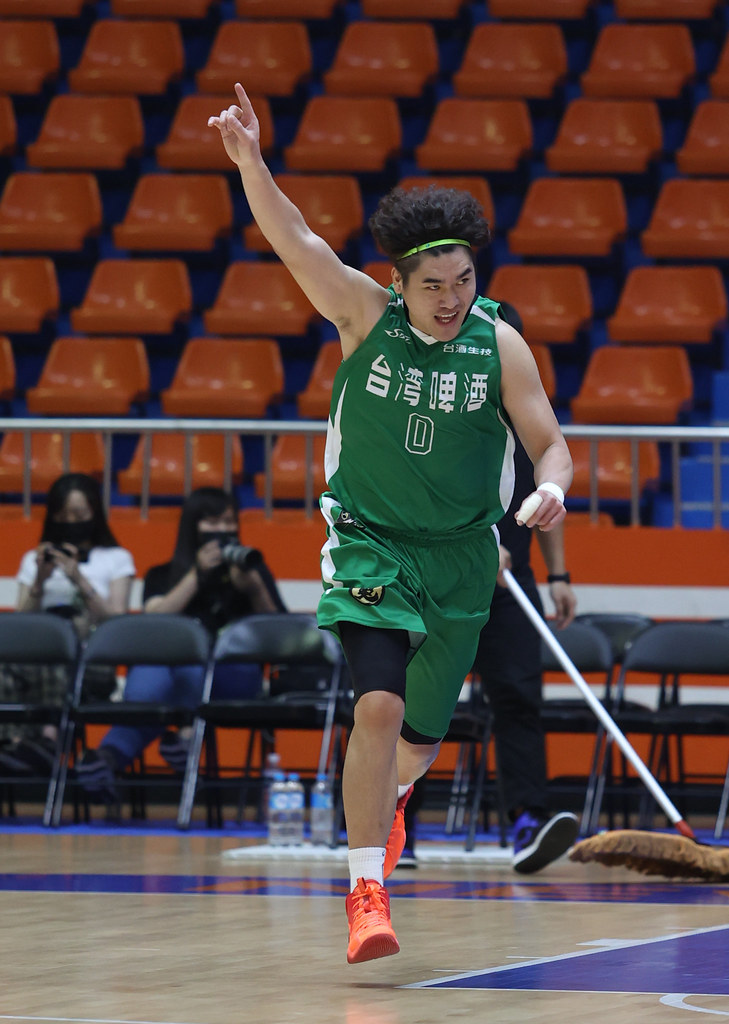 黃鎮19分本季新高　台啤季後賽2連勝