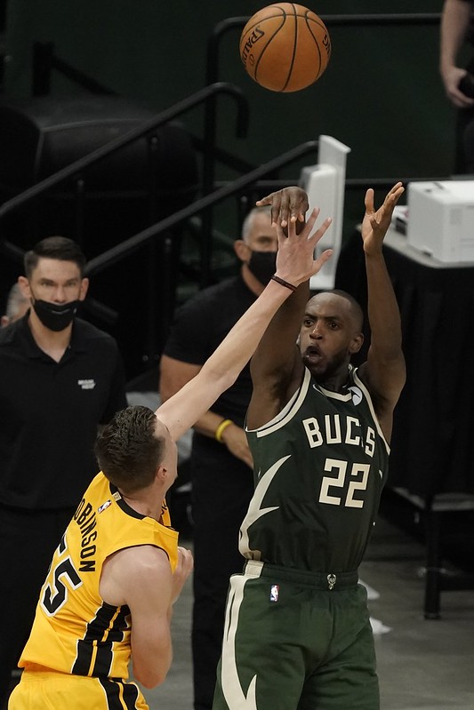 延長賽0.5秒滅熱火　公鹿Middleton：我有自信