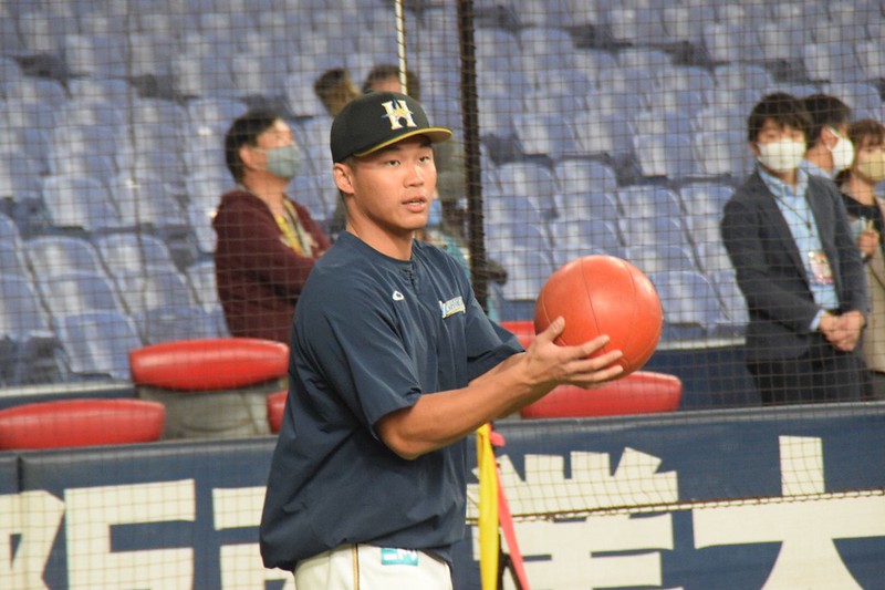 王柏融敲勝利打點安打　交流賽火腿克養樂多