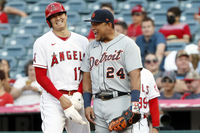 大谷翔平好羞　準名人堂球星偷桃又賞空氣拳