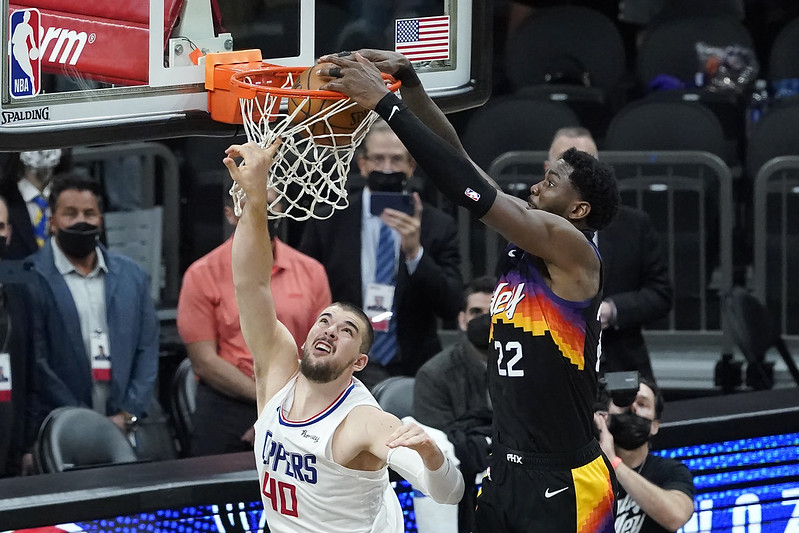 Ayton第一時間灌籃絕殺！　太陽連勝快艇